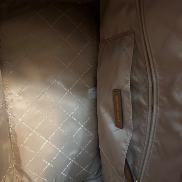 Michael Kors duffle bag/luggage - Picture 4 of 4